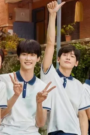 Dưới Tán Cây Có Ngôi Nhà Mái Đỏ Dưới Tán Cây Có Ngôi Nhà Mái Đỏ